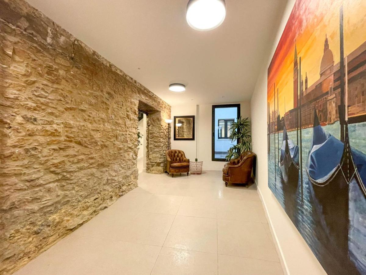 San Isidoro Coliving Hotel Oviedo Bagian luar foto